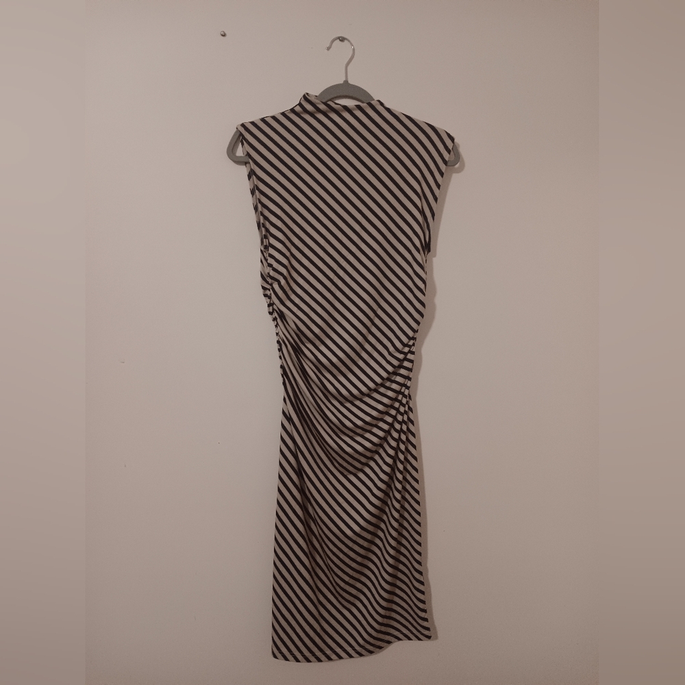 H&M Black & White Diagonal Striped Sleeveless Midi Dress Medium - Picture 4 of 7